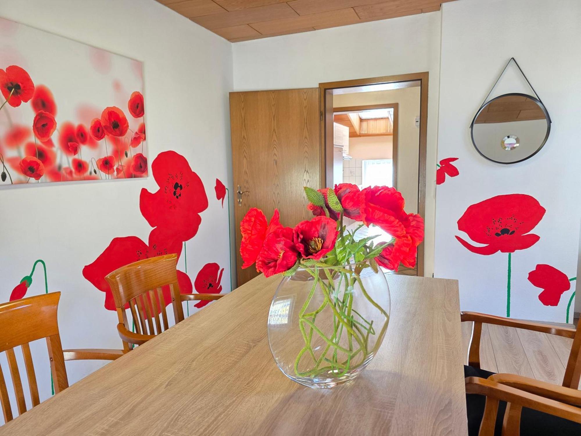 Elena Flat Mohn Zentrum