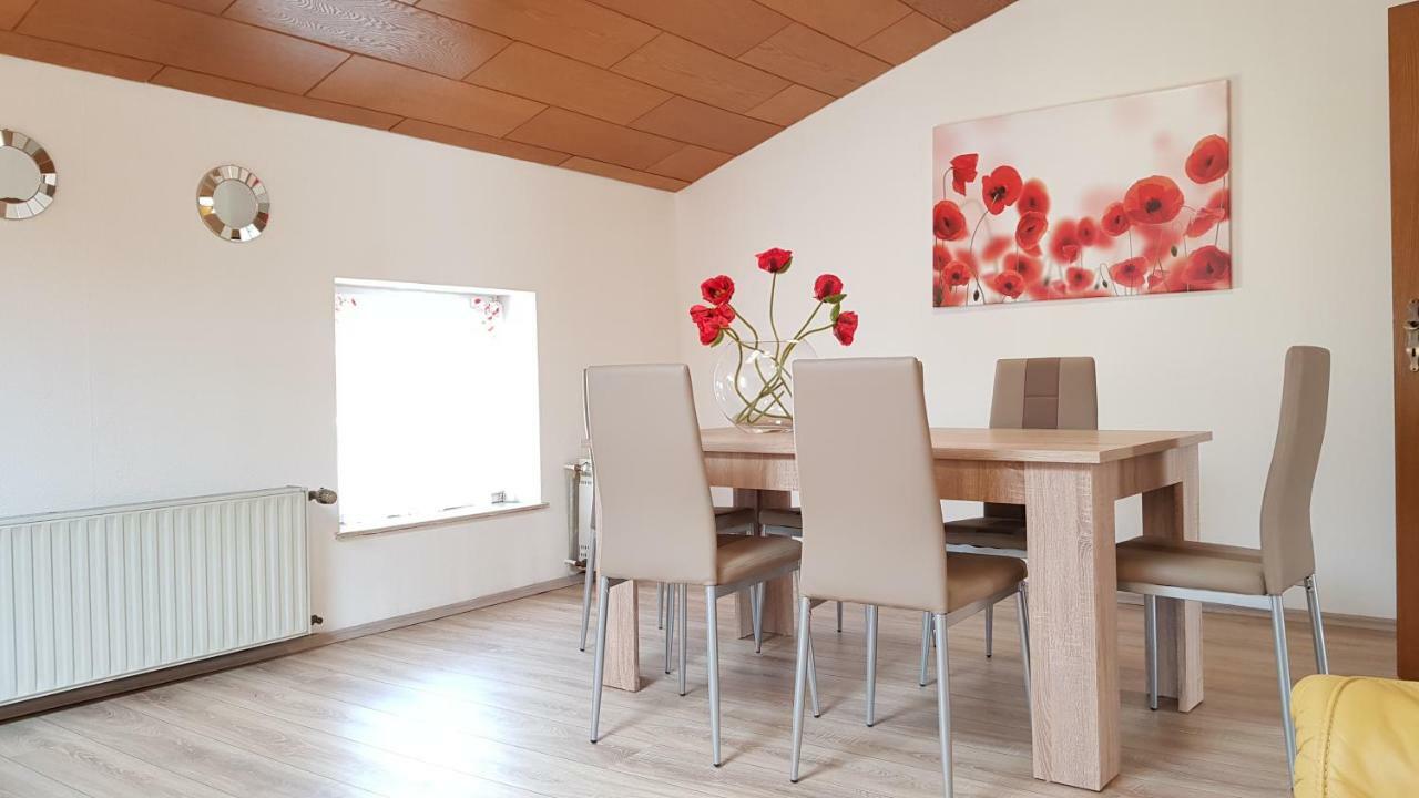 Apartment Zentrum Mohn, 5 Min Zu Fuß Von Hbf, Düsseldorf Messe Und Flughafen 35 Min Duisburg