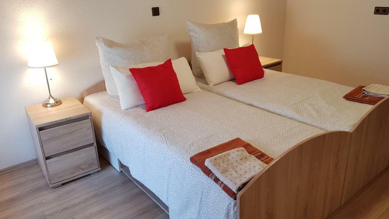 Elena Flat Mohn Zentrum * Duisbourg